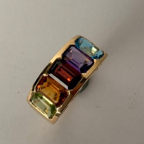 Ring, seitlich