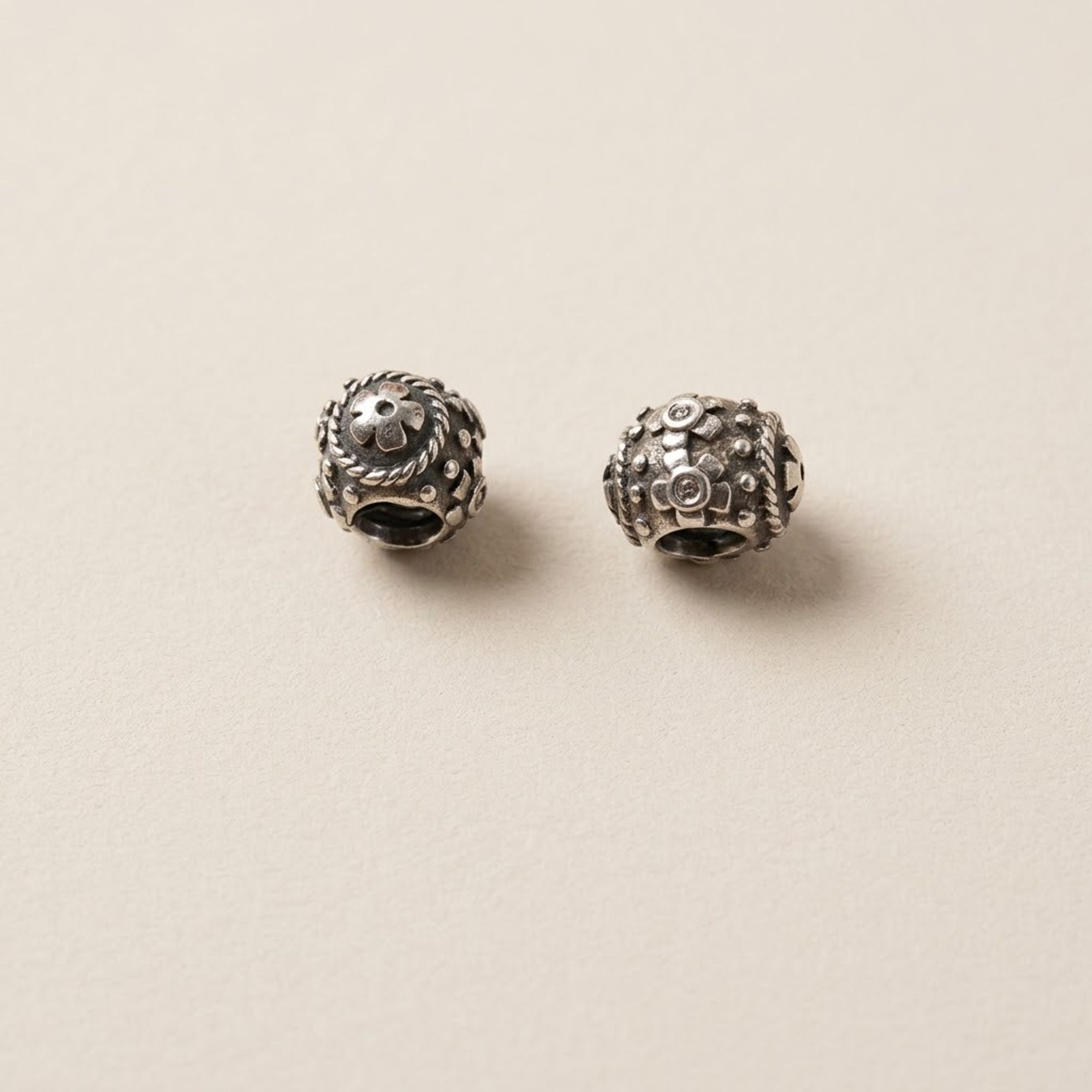 Decorative Egg Charm 2x